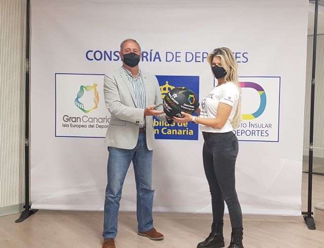 01 1 210428 Presentación de la piloto Christine Giampoli 2