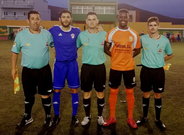 1Capitanes y trio arbitral 24-5-2019