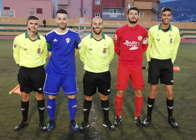 1 Capitanes y trio arbitral 26-4-2019