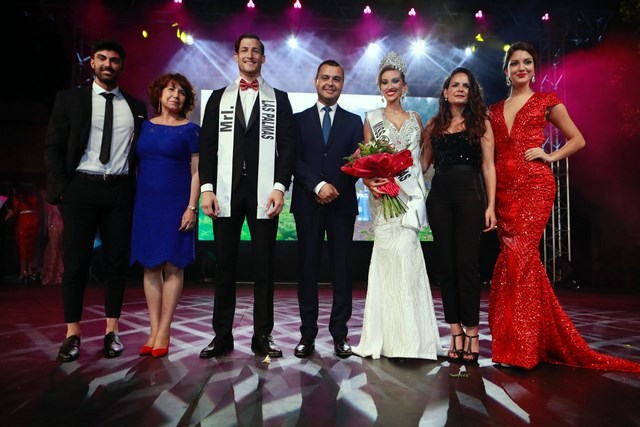 1 guia 2 en la imagen de izqda a dcha Javier Matas María del Carmen Mendoza Yeray Hidaldo Pedro Rodríguez Carla Benítez Ainhoa Martín y Tania Medina