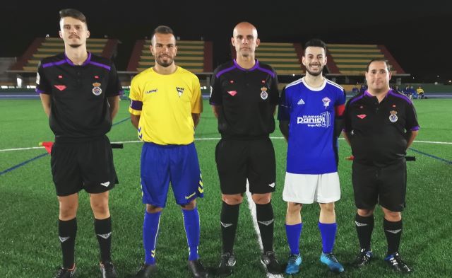 Capitanes y trio arbitral 20-9-2019