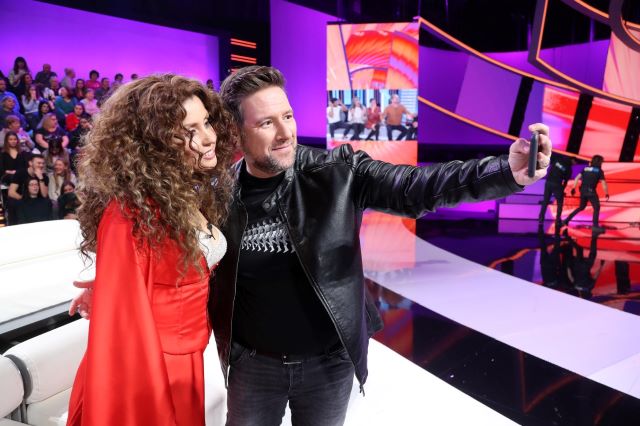 Cristina Ramos junto a Carlos Latre jurado del programa