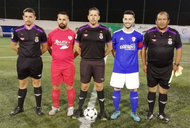 Trió arbitral y capitanes 27-9-2019