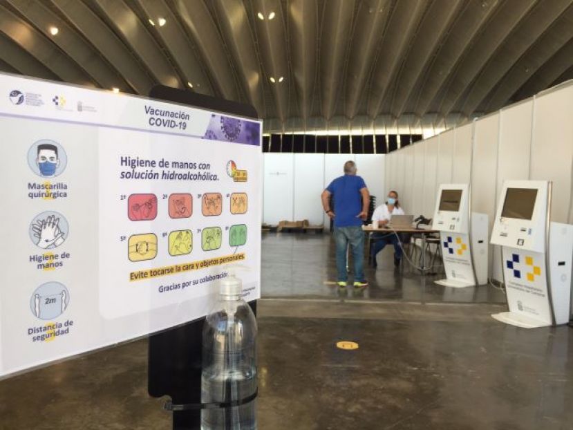 Los extranjeros residentes legalmente sin tarjeta sanitaria pueden acudir a los centros para ser citados
