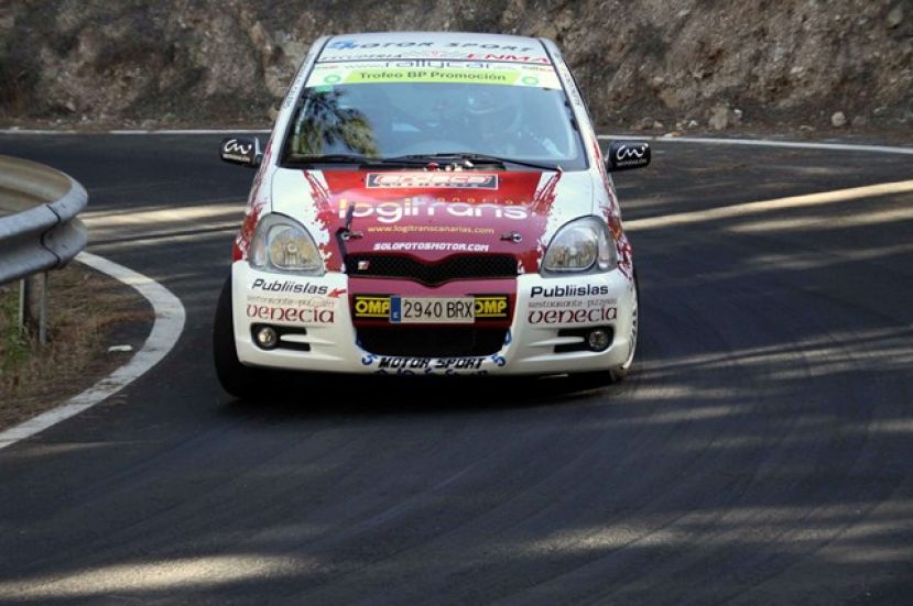Acorán Navarro y Homar Gondinho  en el rallye de casa