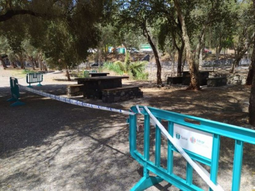 Teror: El Ayuntamiento cierra la zona de mesas del Parque Jos&eacute; Hern&aacute;ndez