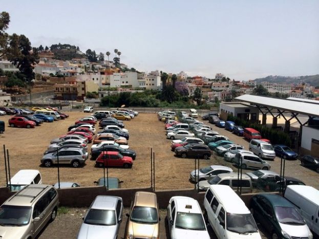 Teror: El nuevo aparcamiento de &#039;Yánez Matos&#039; recibió más de 300 vehículos