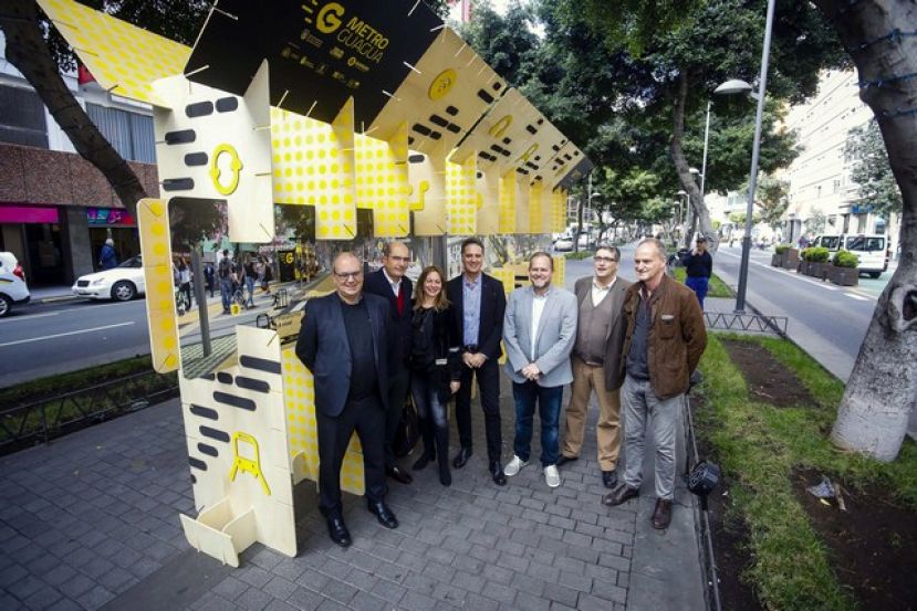 Una exposición al aire libre acerca el proyecto de Mesa y López