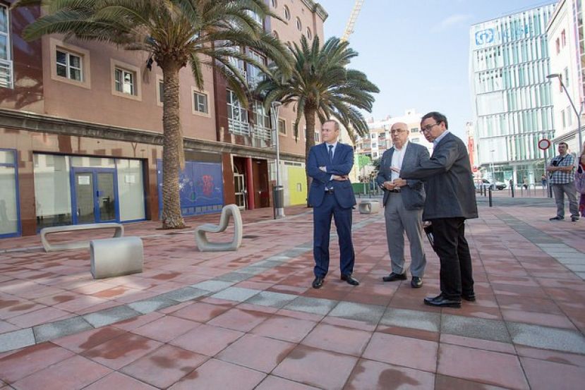 La calle Fernando Guanarteme se convierte en un bulevar paralelo a Las Canteras
