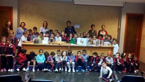 Gu&iacute;a: Clausura el D&iacute;a del Libro con  los cuentos de la narradora oral Aurora Armas