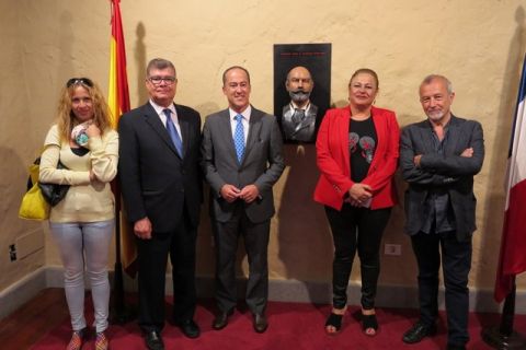 Presentado en su casa natal el busto de Fernando Le&oacute;n y Castillo