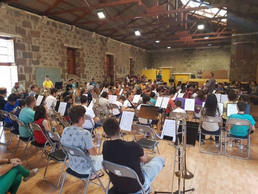 La Escuela Municipal de M&uacute;sica de G&aacute;ldar celebra su Concierto de Navidad