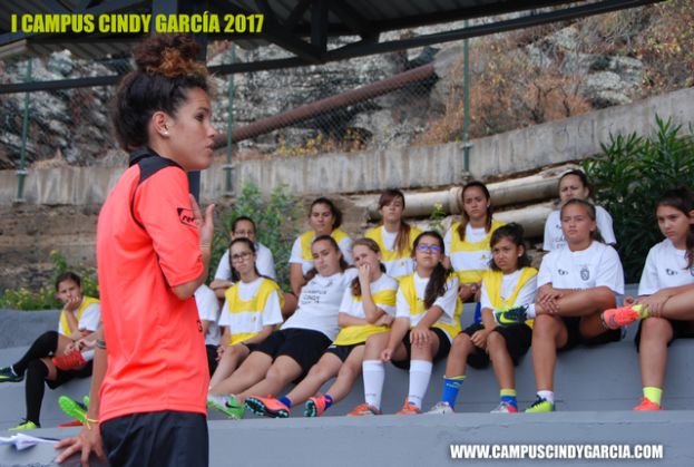 Gu&iacute;a: Arranc&oacute; con &eacute;xito el "I Campus Cindy Garc&iacute;a" de f&uacute;tbol femenino