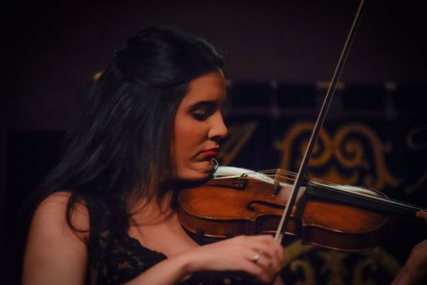 La violinista dominicana Aisha Syed regresa para dar un Concierto en Valencia