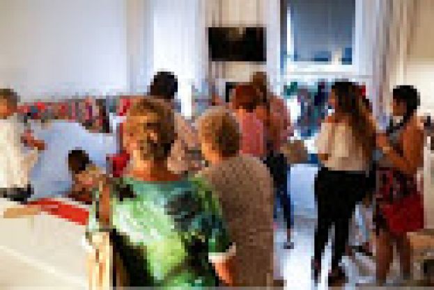 Las creaciones de Gran Canaria Moda C&aacute;lida llenan de color las habitaciones del Hotel Bed&amp;Chic durante el &lsquo;Secret Market&rsquo;