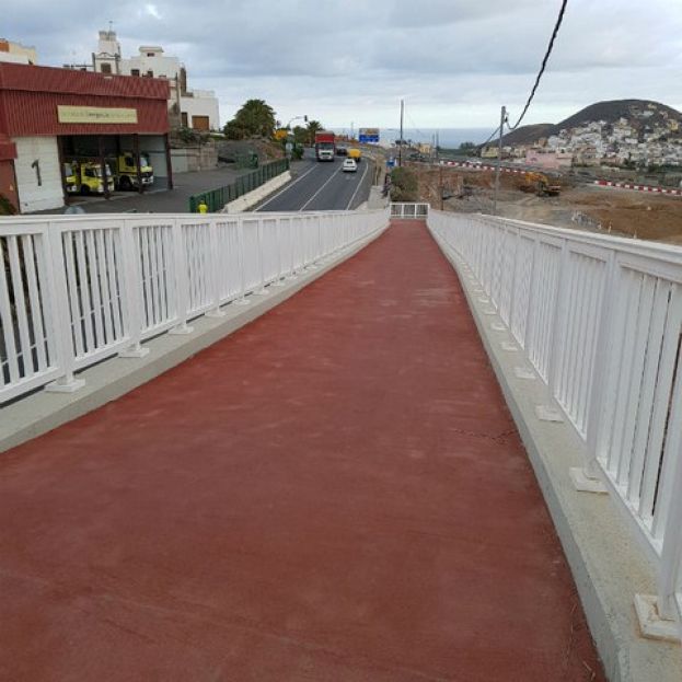El Cabildo finaliza las obras de reparaci&oacute;n de las pasarelas peatonales