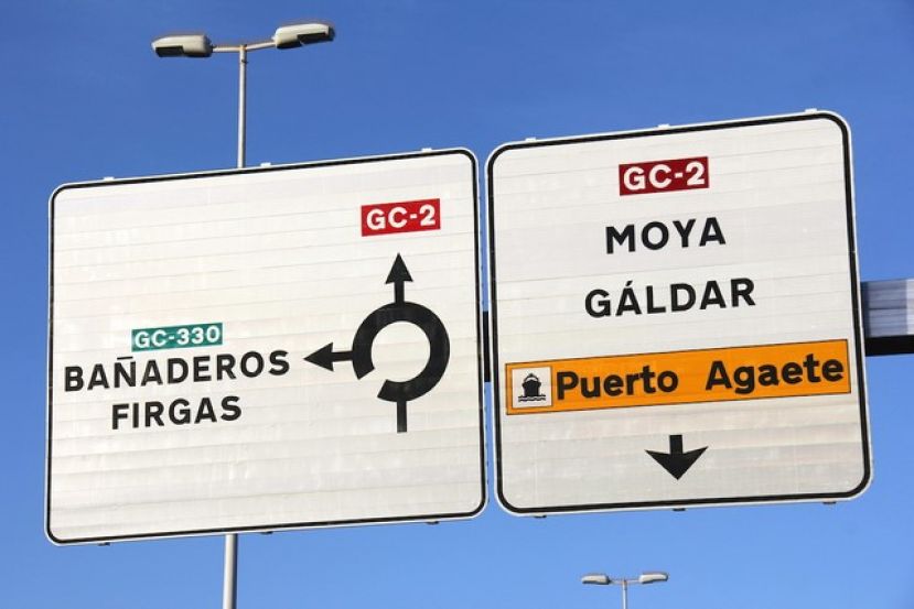 Moya aumenta su presencia en la se&ntilde;al&eacute;tica vial de la GC-2