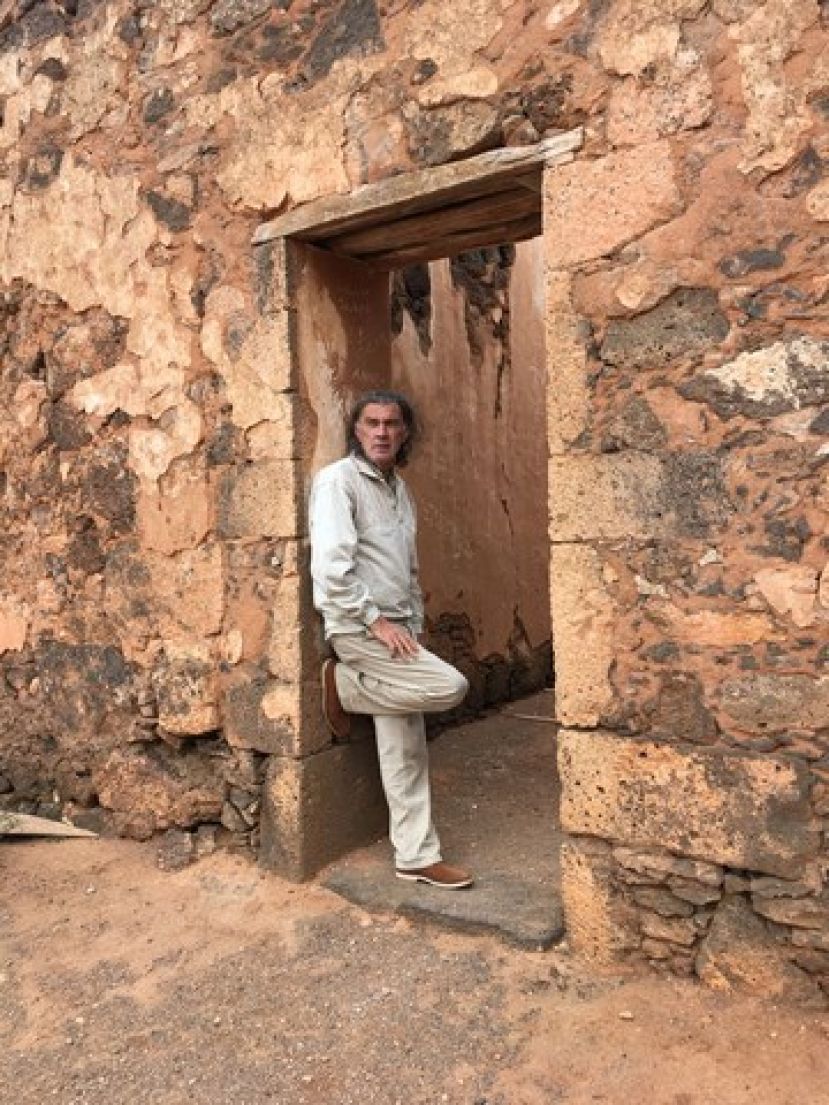 PACO JUAN D&Eacute;NIZ LLEGA A G&Aacute;LDAR CON LA MUESTRA &lsquo;SEMILLAS DE IDENTIDAD&rsquo; PARA CELEBRAR SUS 50 A&Ntilde;OS DE TRAYECTORIA