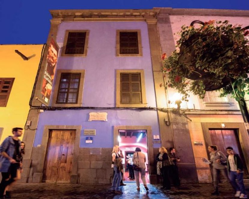 La sociedad civil rinde homenaje a Gald&oacute;s leyendo sus textos en su casa-museo