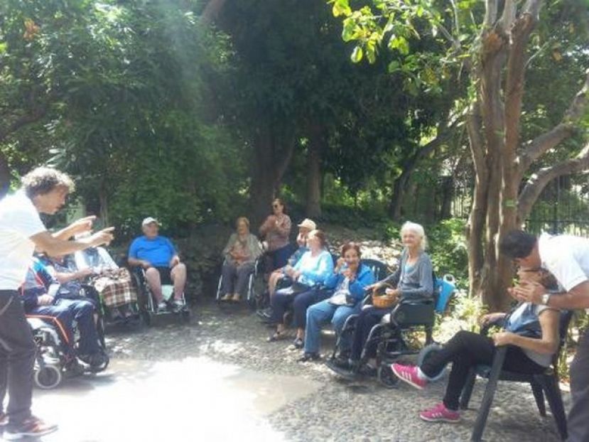 Agaete: El Centro de D&iacute;a visita el Huerto de las Flores