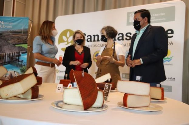 Agrocanarias reúne 181 muestras de queso que compiten por convertirse en la mejor producción de las islas