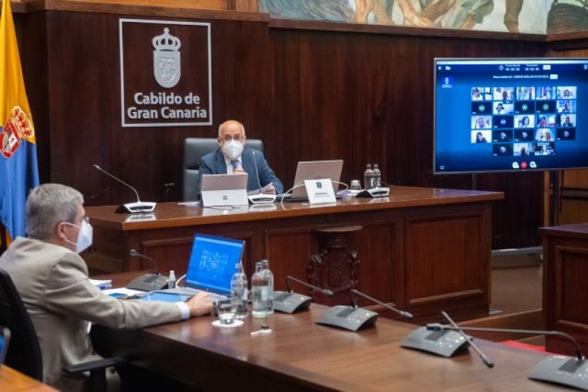 Morales reivindica el papel del Cabildo y de las instituciones y servicios públicos para paliar los efectos de la COVID