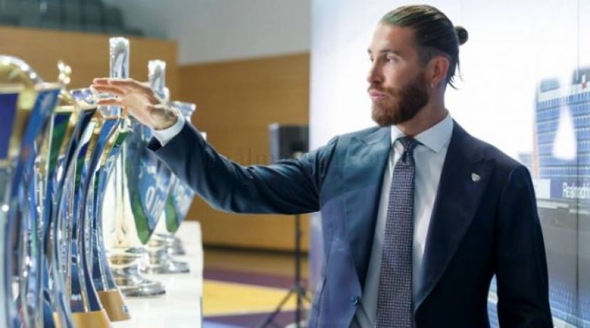 Sergio Ramos comunica a excompa&ntilde;eros que se va al PSG, seg&uacute;n Cope