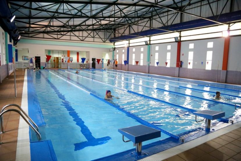 La Piscina de Valleseco ha abierto con nueva imagen y más servicios