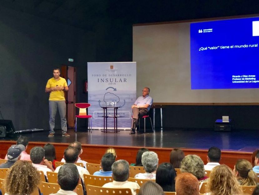 La Gomera: El Foro de Desarrollo fija la diversificaci&oacute;n econ&oacute;mica como objetivo