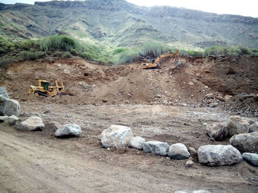 Ocupaci&oacute;n del dominio p&uacute;blico hidr&aacute;ulico del barranco de Veneguera