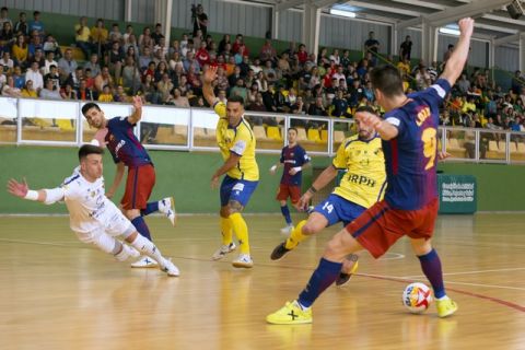 El Gran Canaria se despide de Primera Divisi&oacute;n poniendo en apuros al Bar&ccedil;a