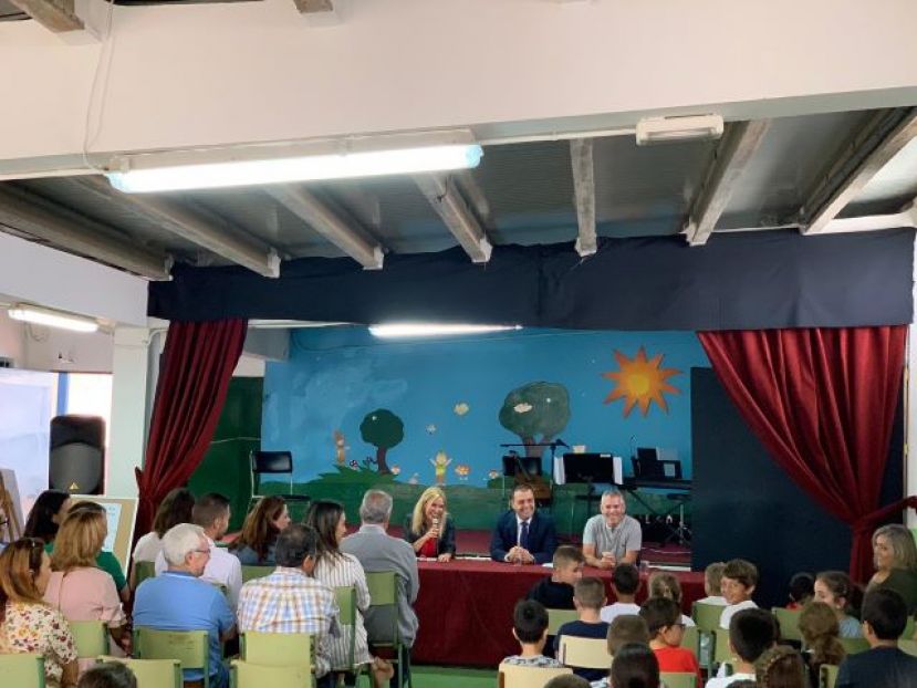 El alcalde de Gu&iacute;a inaugur&oacute; el curso escolar 19/20 en el CEIP Piedra de Molino