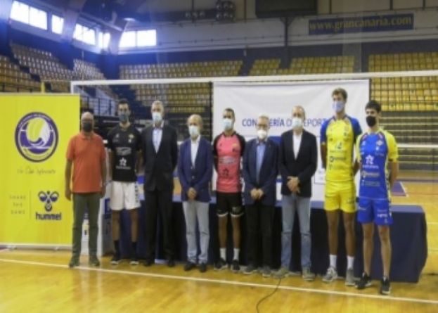 Castellano acude a la presentación del acuerdo de patrocinio de Hummel con el voleibol grancanario