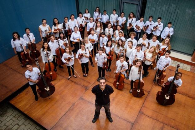 La Agrupaci&oacute;n de Cuerda de la Academia de la OFGC vuelve a actuar en los Hospitales Dr. Negr&iacute;n, Insular y Materno Infantil