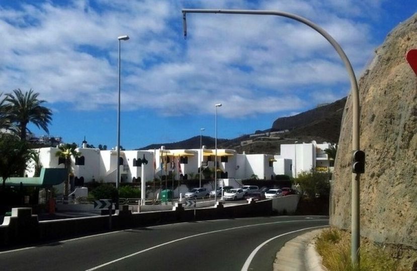 El Ayuntamiento de Mog&aacute;n retira una decena de sem&aacute;foros inoperativos