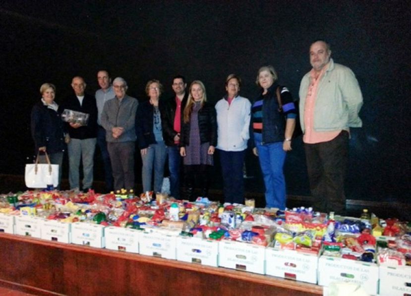 Teror: Entrega a C&aacute;ritas Parroquial de la recaudaci&oacute;n del Bel&eacute;n Solidario