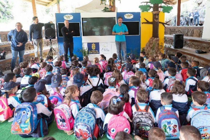 El espect&aacute;culo el Herbario Musical del Jard&iacute;n Canario descubre la flora end&eacute;mica de Gran Canaria a cientos de escolares