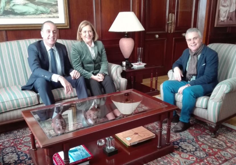 Teror: El alcalde realiza su primera visita oficial a la Delegada del Gobierno