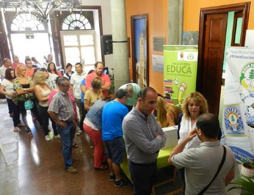 El alumnado del IES Teror recibe mañana martes el material escolar gratuito