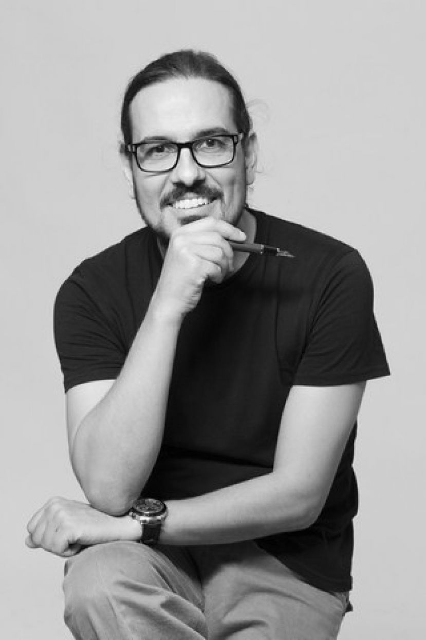 Rub&eacute;n Ben&iacute;tez: &ldquo;Me gustan los escritores que trascienden los l&iacute;mites"