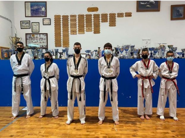 G&aacute;ldar: 2 primeros puestos y 5 segundos en el campeonato auton&oacute;mico de Taekwondo.