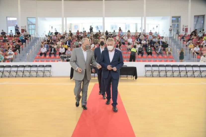 La Gomera estrena pabellón multifuncional que será eje dinamizador del deporte y la cultura de la isla (Vídeo)