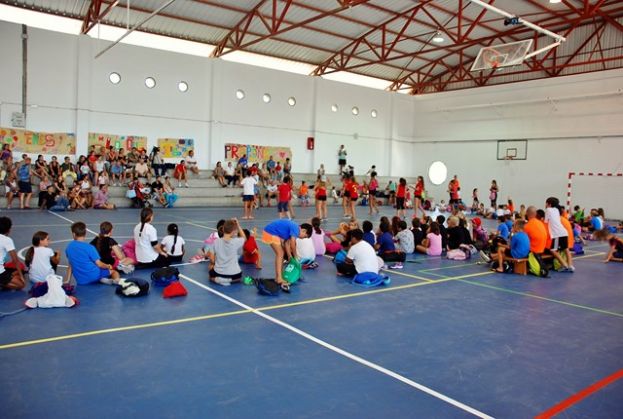 200 ni&ntilde;os y j&oacute;venes clausuran la Escuela Deportiva de Verano de Mog&aacute;n 2016