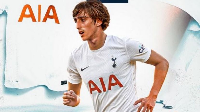 El Sevilla traspasa a Bryan Gil al Tottenham, que firma hasta 2026