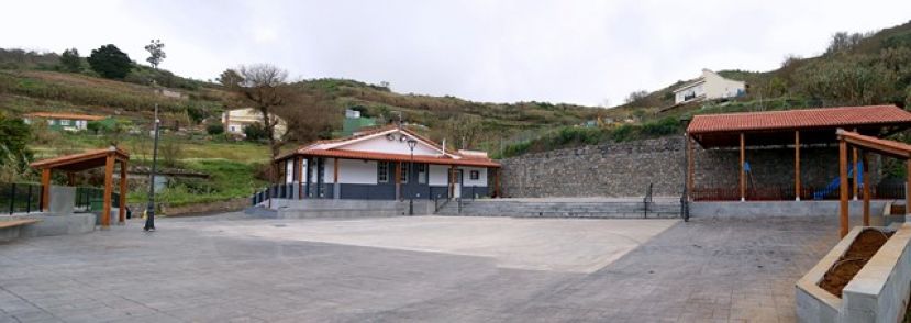 Valleseco inaugura la nueva plaza de Madrelagua