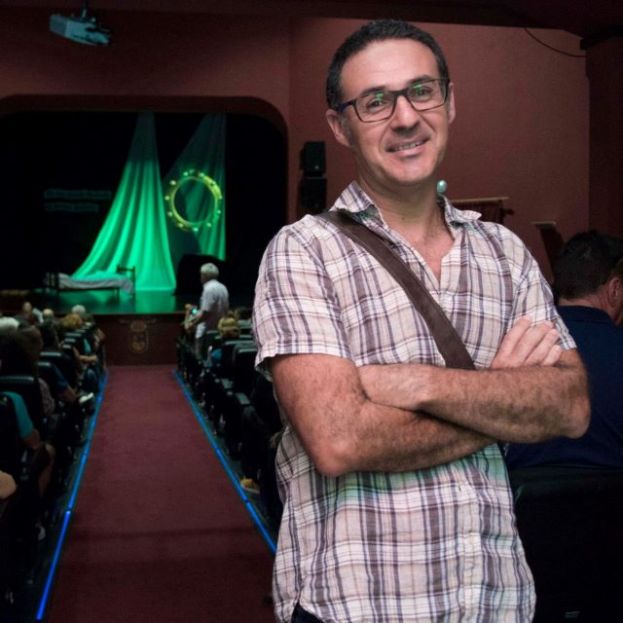 Javier Est&eacute;vez presenta &lsquo;M&aacute;s alto que El cielo, Nosotros&rsquo; y &lsquo;Yo soy Jessie Etchells&rsquo;
