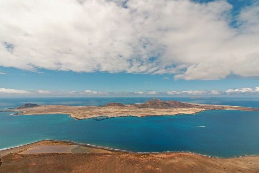 Sanidad modifica la resolución en cuanto a los viajes entre La Graciosa y Lanzarote para Semana Santa