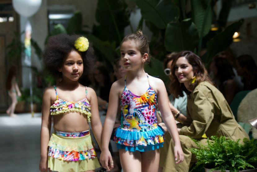 La ropa de ba&ntilde;o infantil de Gran Canaria Moda C&aacute;lida inunda de color los desfiles de The Petite Fashion Week en Madrid