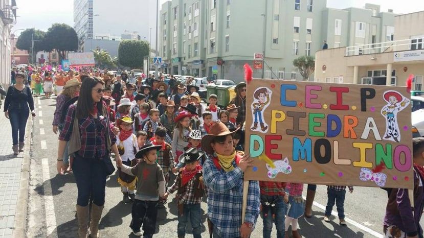 Guía: Más de un millar de escolares participaron en la Cabalgata de Carnaval