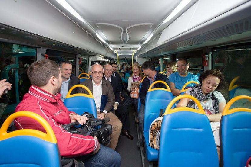 Las mascotas pueden viajar en las guaguas de Global por primera vez en Gran Canaria con el respaldo del Cabildo